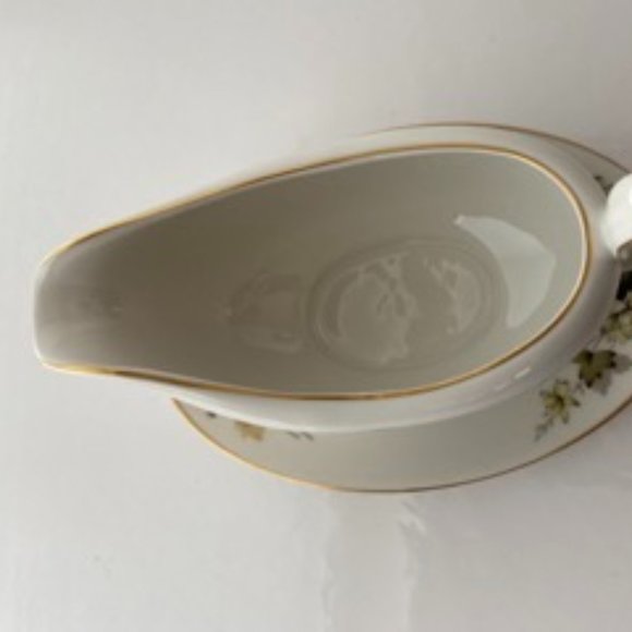 Royal Doulton Vintage Gravy Boat and Stand - Larchmont *As Is* - Picture 3 of 8